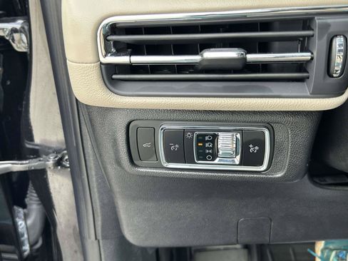 Certified 2025 Lincoln Corsair AWD w/ Equipment Group 101A image 29