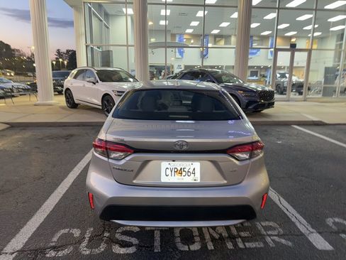 Used 2021 Toyota Corolla LE w/ LE Convenience Package image 7