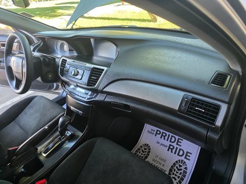 Used 2013 Honda Accord LX image 32