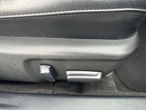 Used 2017 Toyota Avalon XLE w/ Carpet Mat Package FWD image 29