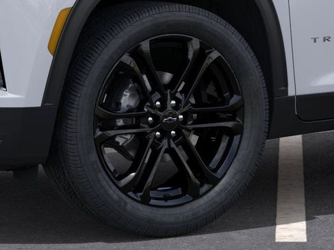 New 2026 Chevrolet Traverse LT w/ Driver Confidence Package FWD image 9