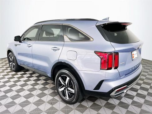 Used 2021 Kia Sorento EX w/ Panoramic Sunroof Package AWD/4WD image 6