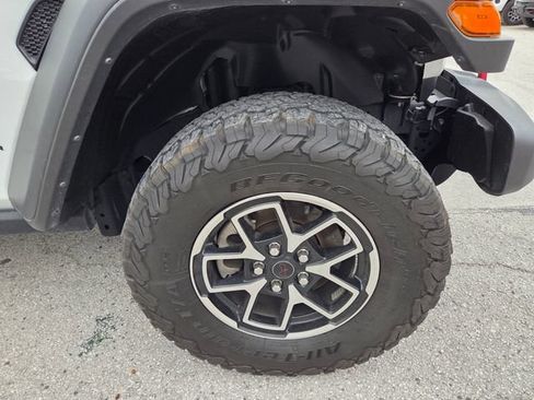 Used 2024 Jeep Wrangler Unlimited Rubicon AWD/4WD image 21