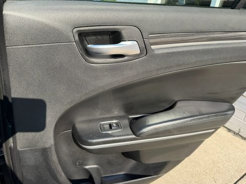 Used 2019 Chrysler 300 Touring w/ Sport Appearance Package RWD image 11