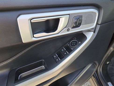 Certified 2022 Ford Explorer Limited w/ Equipment Group 301A image 14