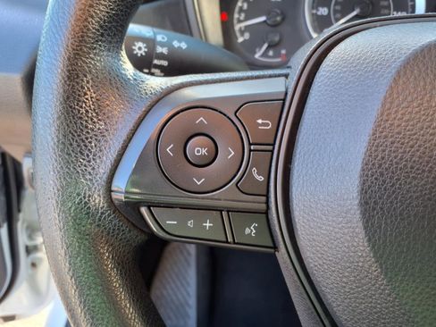 Used 2020 Toyota Corolla LE image 13