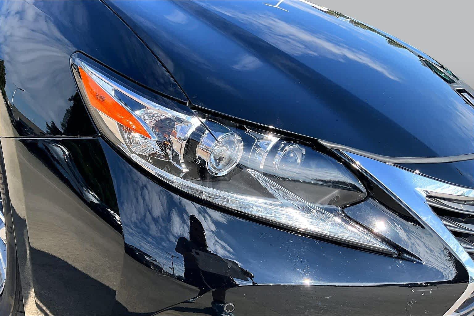 Used 2018 Lexus ES 350 w/ Luxury Package w/Wood Trim FWD image 25