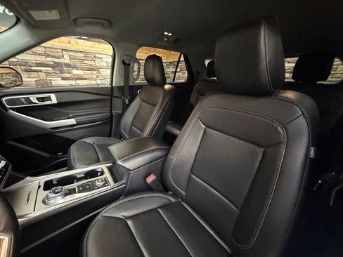 Used 2020 Ford Explorer XLT w/ Equipment Group 202A AWD/4WD image 25