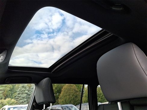 Used 2022 Lexus GX 460 Premium w/ Premium Package image 15