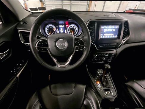 Used 2020 Jeep Cherokee Latitude Plus image 6