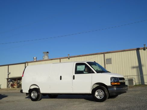 New 2026 Chevrolet Express 3500 Extended w/ Driver Convenience Package RWD image 6