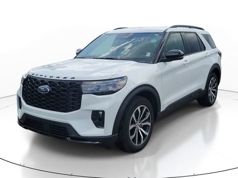 Certified 2025 Ford Explorer ST-Line RWD image 2
