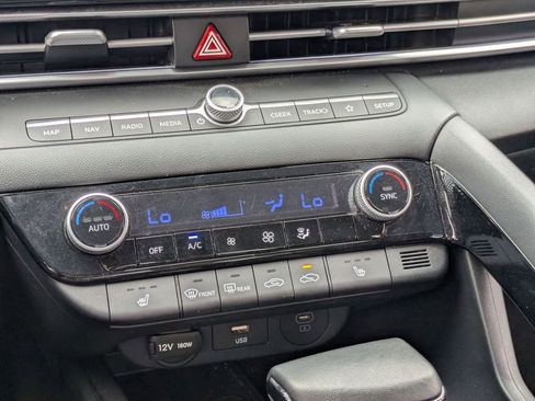 Used 2025 Hyundai Elantra SEL FWD image 22
