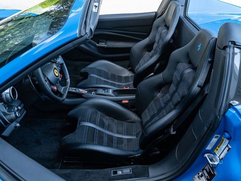 Used 2021 Ferrari F8 Tributo image 28