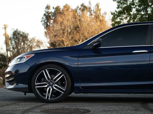 Used 2016 Honda Accord Sport image 15