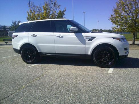 Used 2016 Land Rover Range Rover Sport HSE image 15