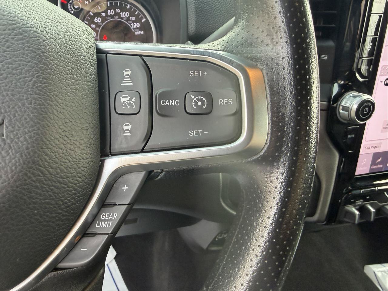 Used 2025 RAM 3500 Tradesman AWD/4WD image 27