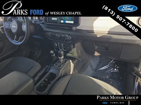 Used 2024 Jeep Wrangler Sport S image 10