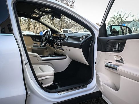 Used 2025 Mercedes-Benz GLA 250 image 14