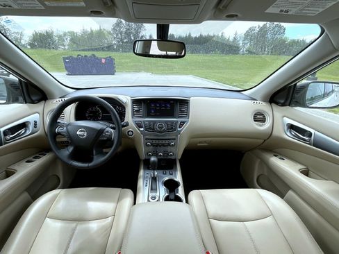 Used 2018 Nissan Pathfinder SL AWD/4WD image 15