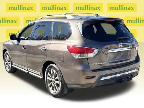 Used 2015 Nissan Pathfinder SL w/ SL Tech Package image 9