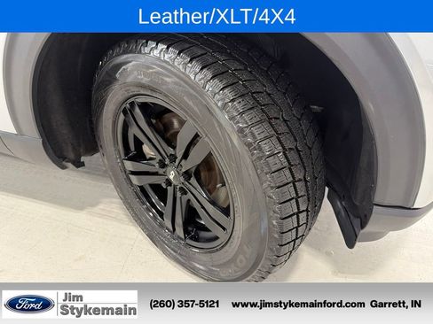 Used 2023 Ford Explorer XLT w/ XLT Sport Appearance Package AWD/4WD image 14