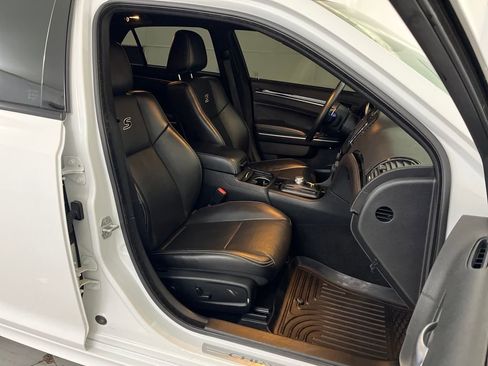 Used 2022 Chrysler 300 S w/ Comfort Group image 21