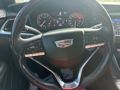 Used 2020 Cadillac XT6 Premium Luxury FWD image 17