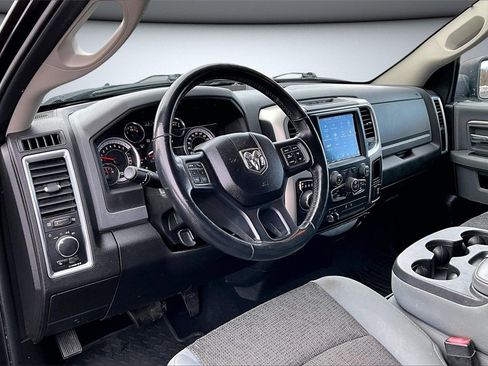 Used 2019 RAM 1500 Classic SLT w/ Luxury Group image 17