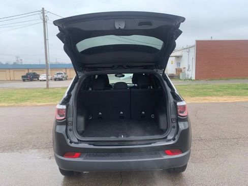 Used 2025 Jeep Compass Sport image 26