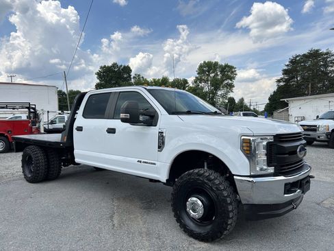 Used 2019 Ford F350 XL w/ Power Equipment Group AWD/4WD image 4