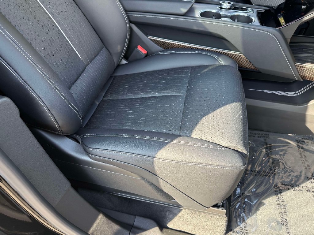 Used 2026 Cadillac Vistiq Sport w/ LPO, Floor Liner Package AWD/4WD image 15