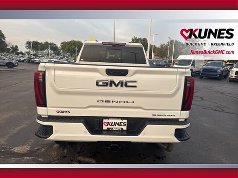New 2025 GMC Sierra 3500 Denali Ultimate image 9