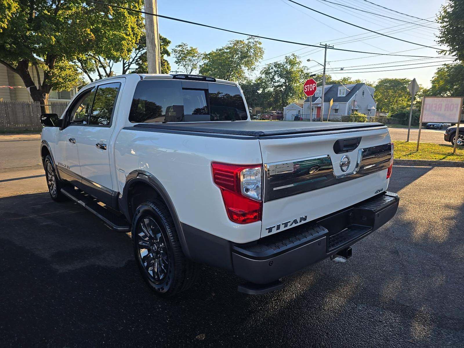 Used 2018 Nissan Titan Platinum Reserve w/ Platinum Utility Package AWD/4WD image 2