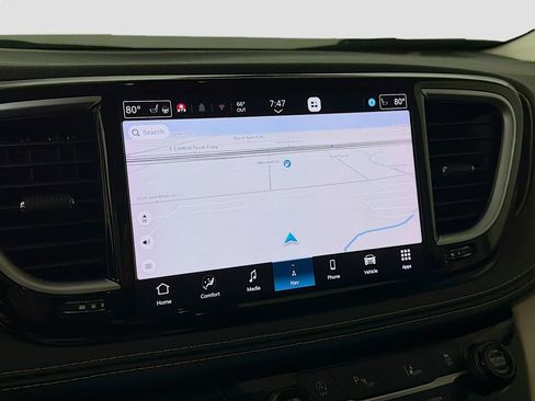 Used 2023 Chrysler Pacifica Limited image 18