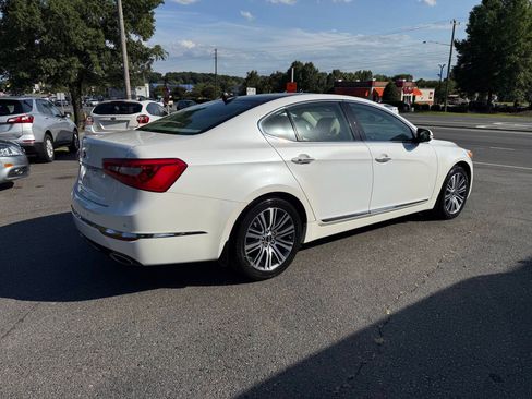 Used 2015 Kia Cadenza Premium w/ Luxury Package FWD image 5