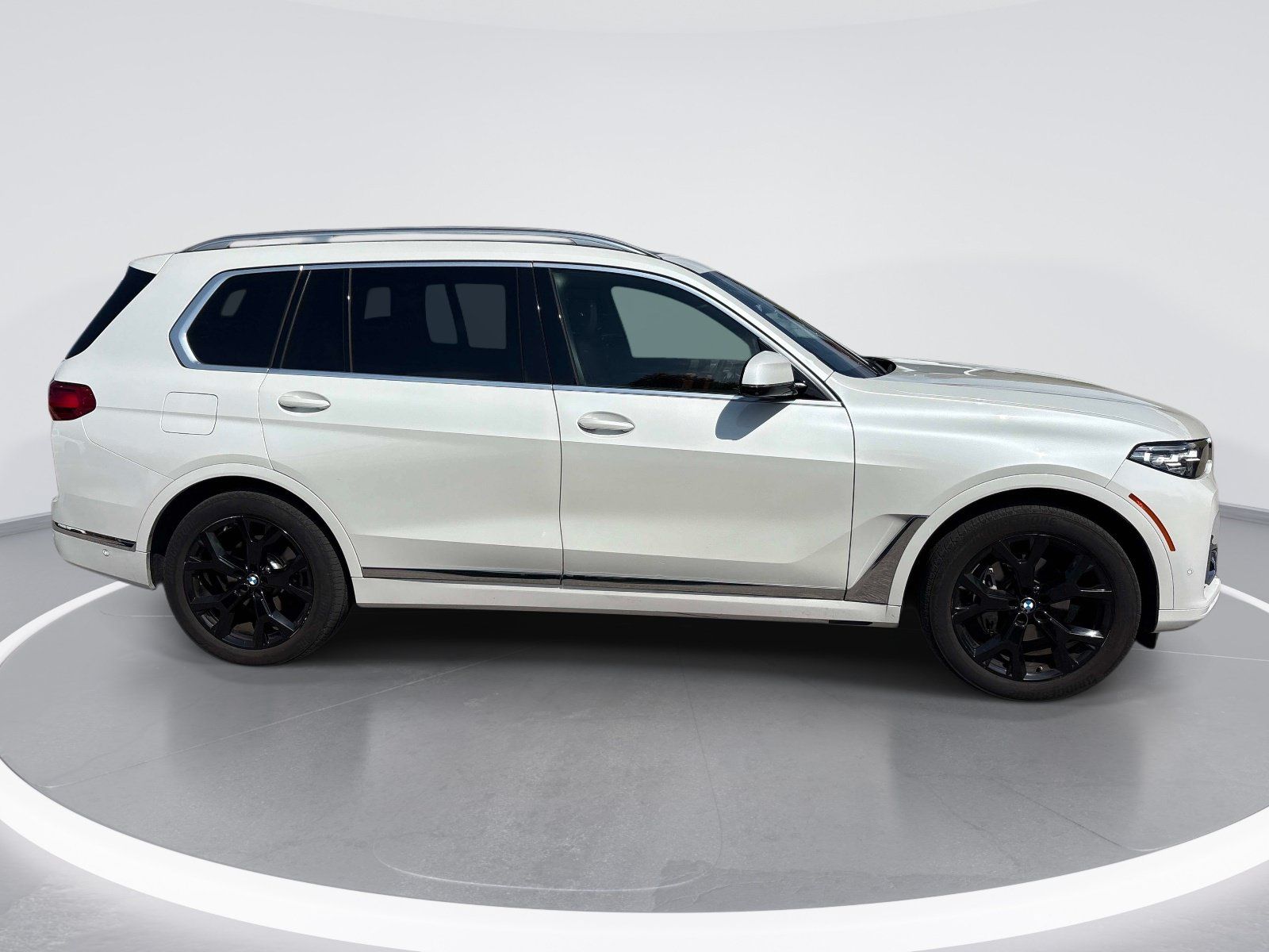 Used 2022 BMW X7 xDrive40i w/ Premium Package AWD/4WD image 9