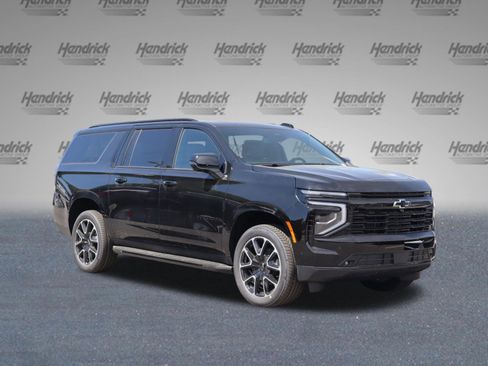 New 2026 Chevrolet Suburban RST w/ Comfort Package AWD/4WD image 2