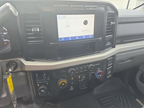 Used 2024 Ford F250 XLT w/ Camper Package image 20