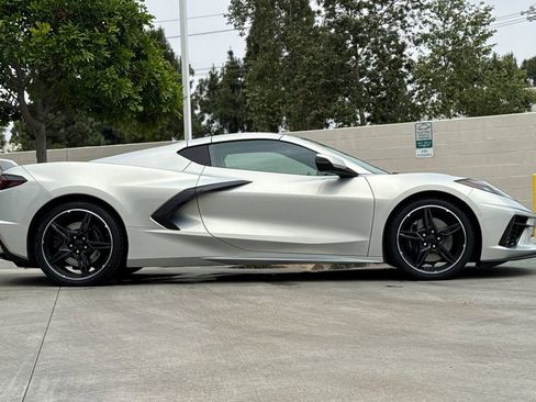 Used 2021 Chevrolet Corvette Stingray Premium Cpe w/ Z51 Performance Package RWD image 5