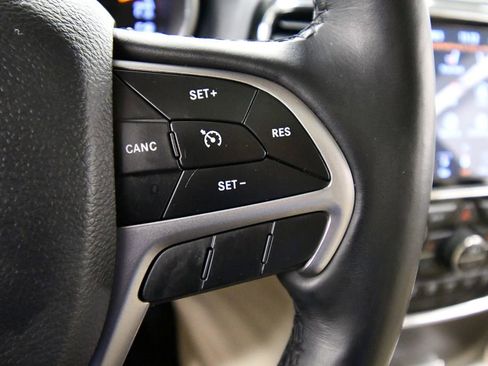 Used 2020 Jeep Grand Cherokee Limited image 22