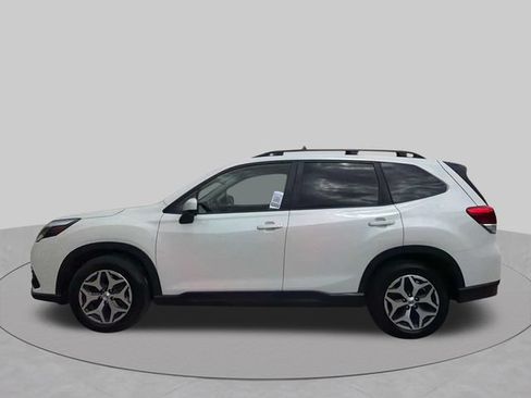 Used 2024 Subaru Forester Premium AWD/4WD image 2