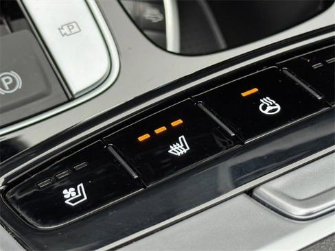 Used 2023 Hyundai Santa Cruz Limited w/ Launch Package image 17