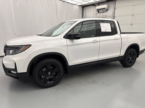 Used 2025 Honda Ridgeline Black Edition image 3