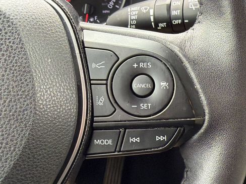 Used 2021 Toyota RAV4 XLE Premium FWD image 19