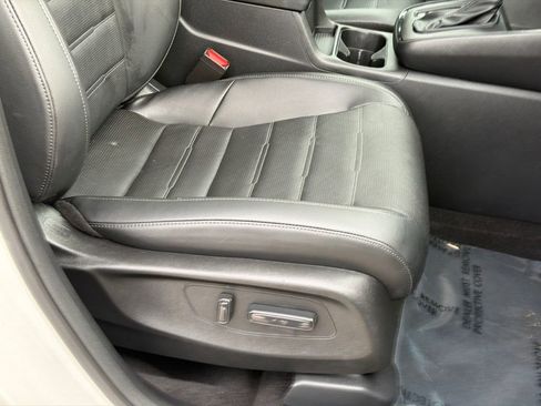 Used 2024 Honda CR-V EX-L image 12