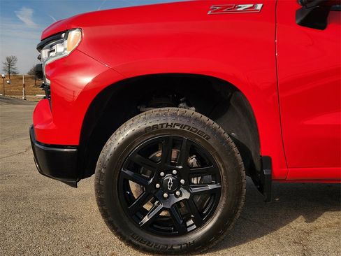 Certified 2024 Chevrolet Silverado 1500 LT Trail Boss w/ Convenience Package II image 10