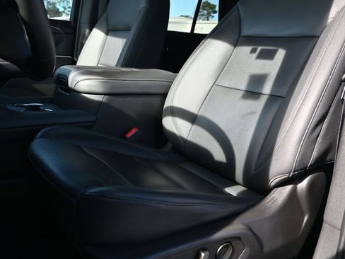 Used 2023 Chevrolet Tahoe Z71 w/ Z71 Off-Road Package image 18