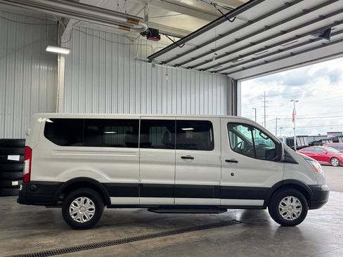 Used 2019 Ford Transit 350 XLT RWD image 2