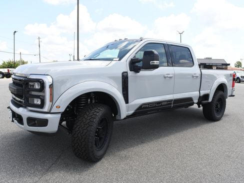 New 2026 Ford F250 Lariat w/ Black Appearance Package AWD/4WD image 5